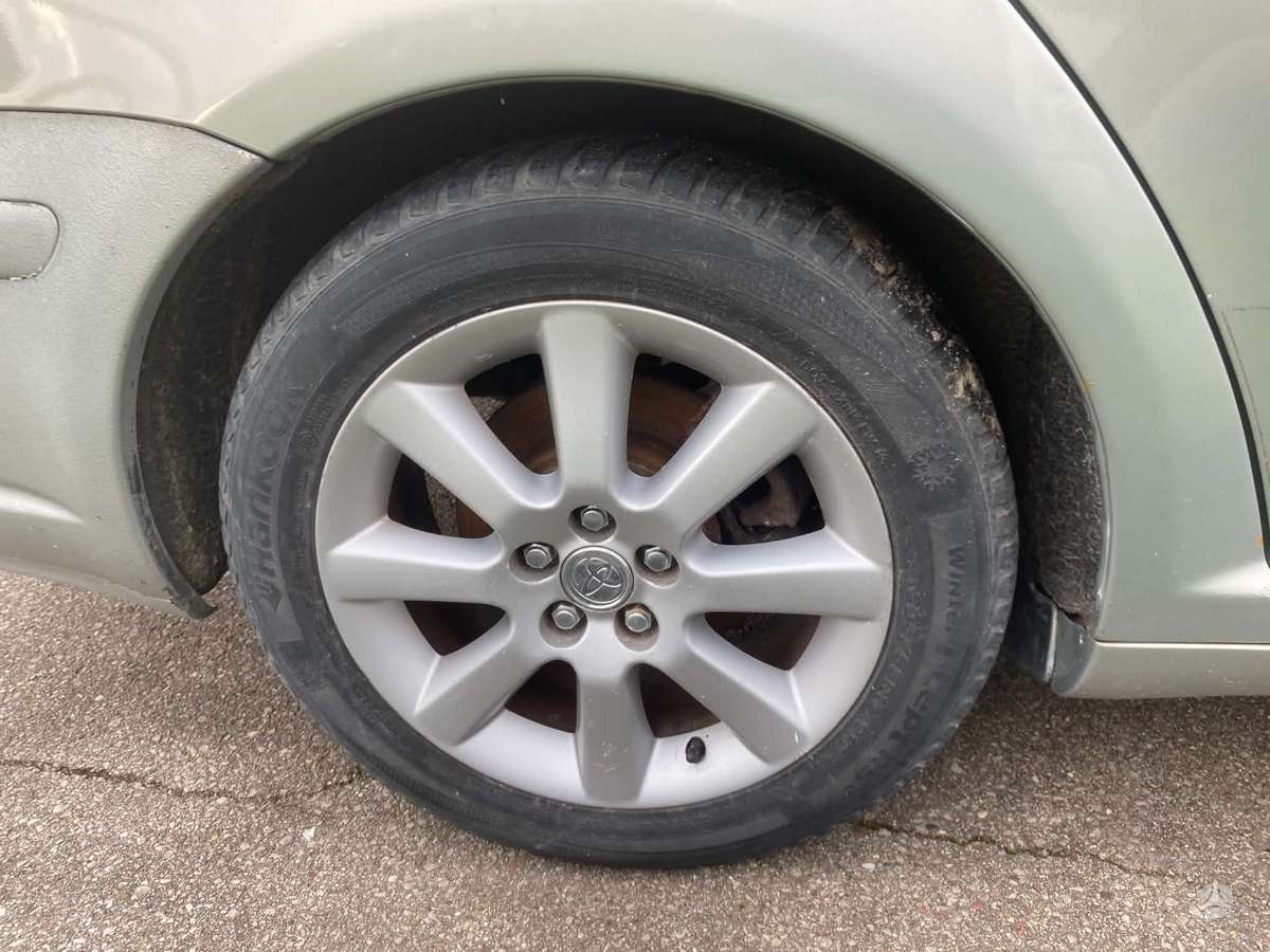 Toyota Avensis 2004 — photo 13