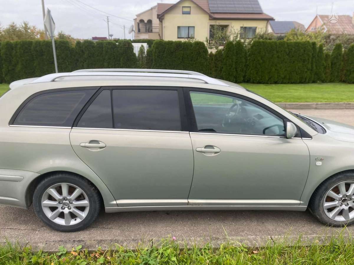 Toyota Avensis 2004 — engine 1995 cm³, 116 HP (85kW)