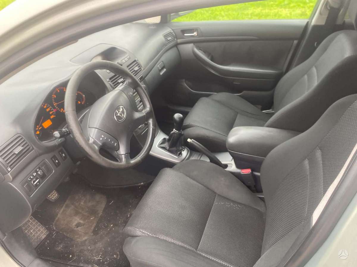 Toyota Avensis 2004 — photo 5