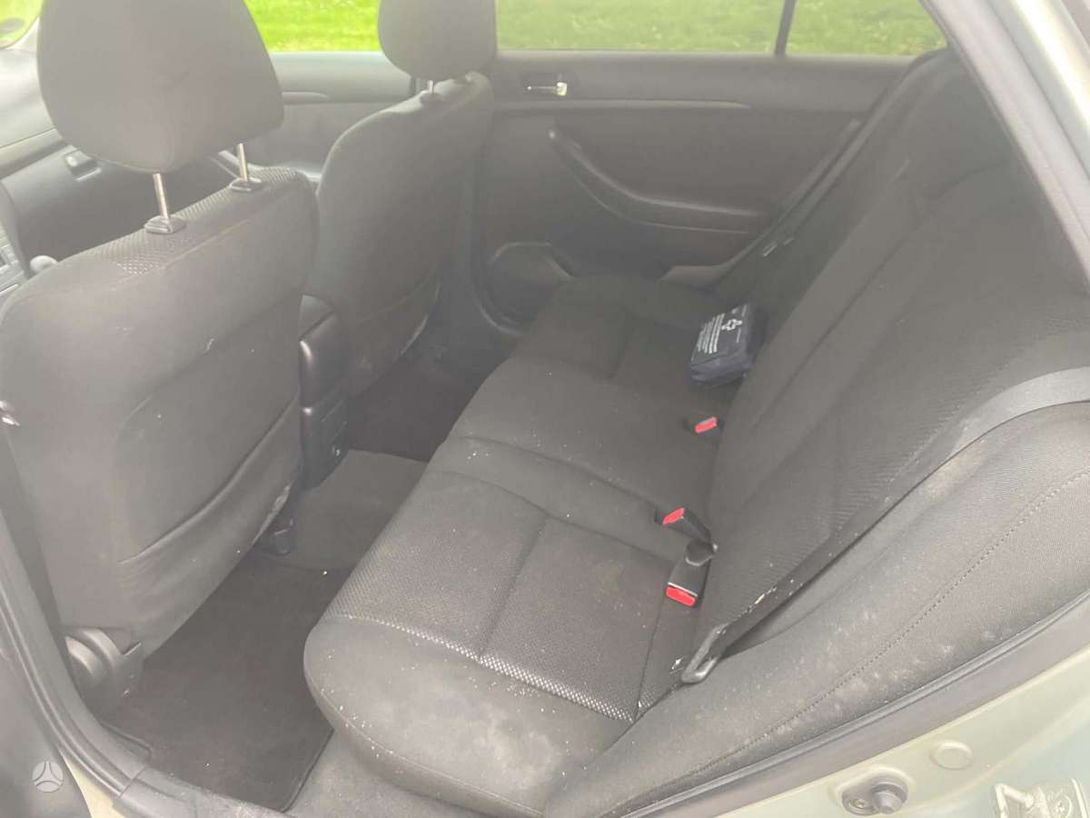 Toyota Avensis 2004 — photo 6