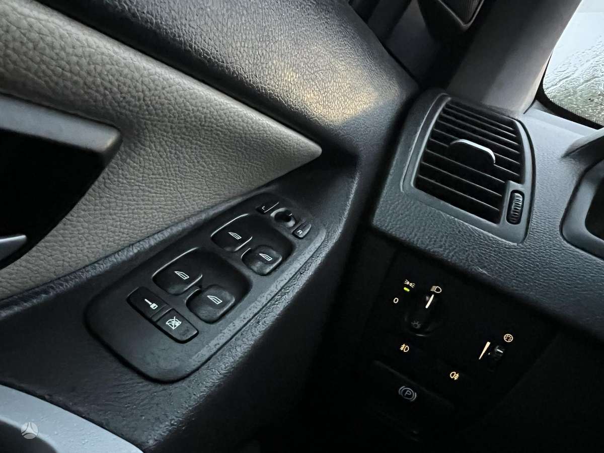 Volvo XC90 2007 — photo 17