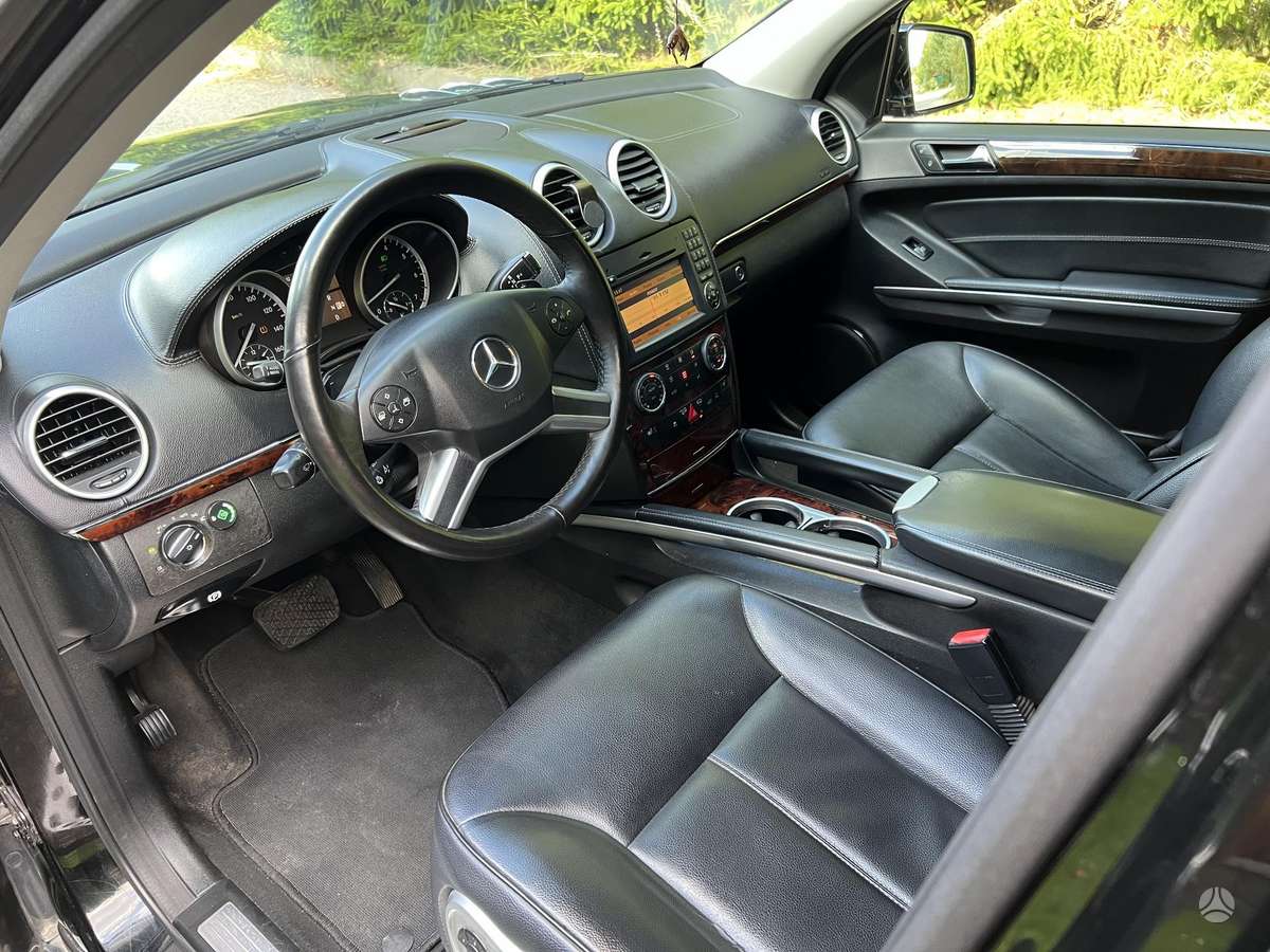 Mercedes-Benz GL450 2012 — photo 12