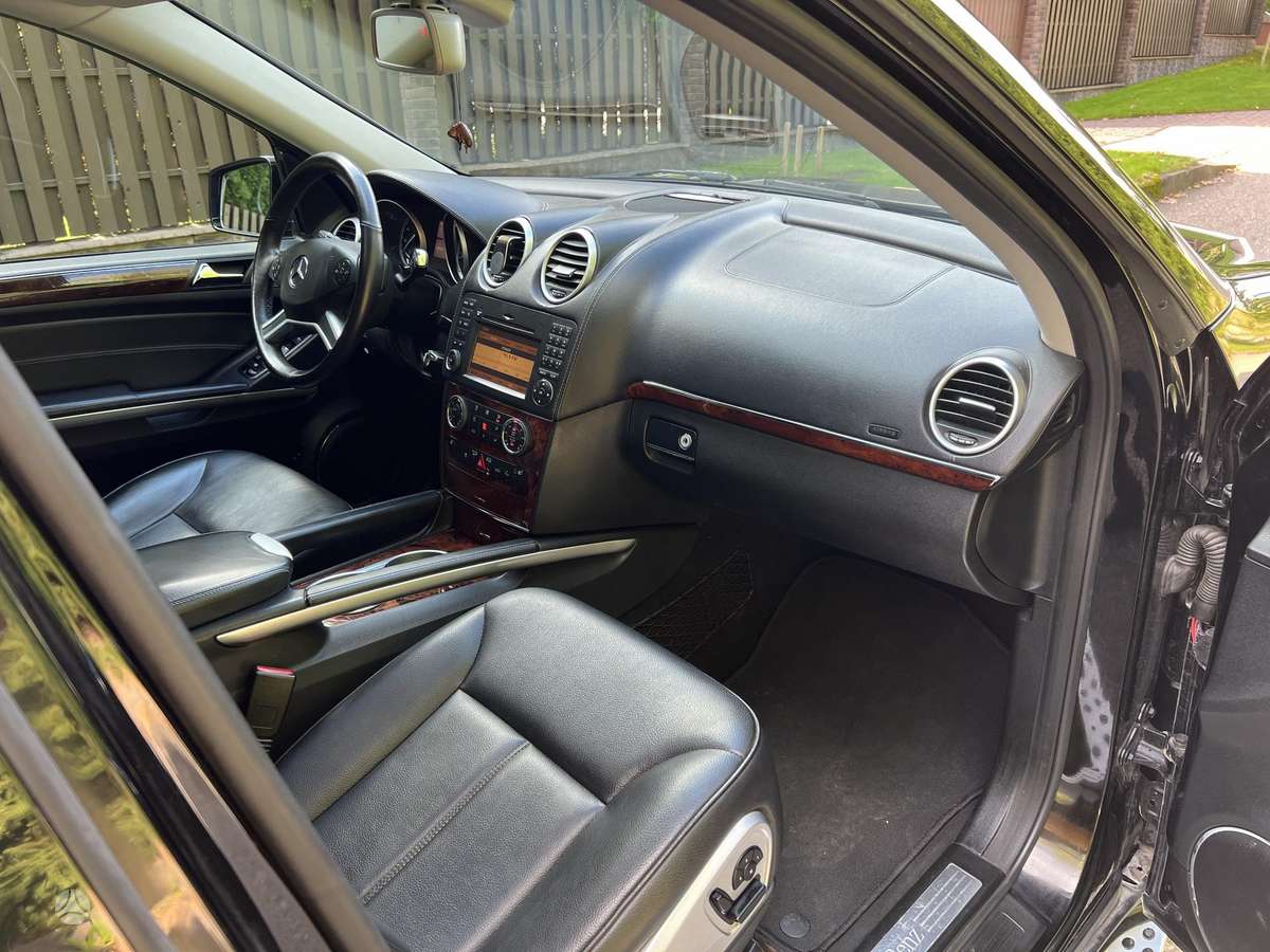 Mercedes-Benz GL450 2012 — photo 16