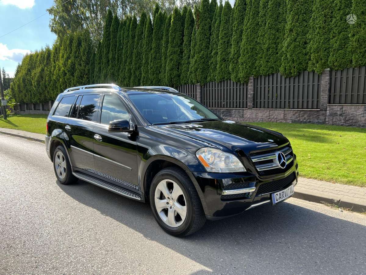 Mercedes-Benz GL450 2012 — interior