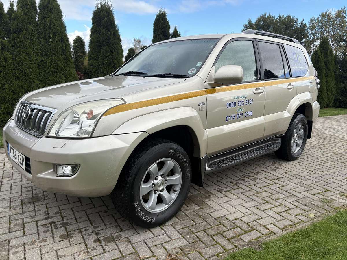 Toyota Land 2005 — салон