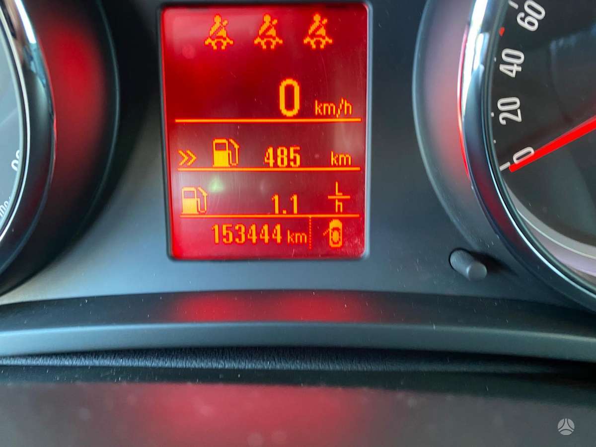 Opel Zafira 2013 — photo 13