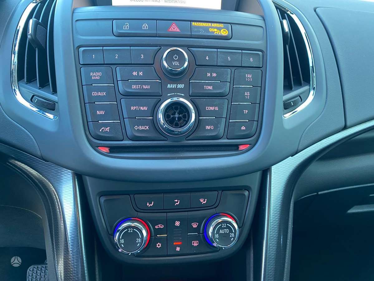 Opel Zafira 2013 — photo 15