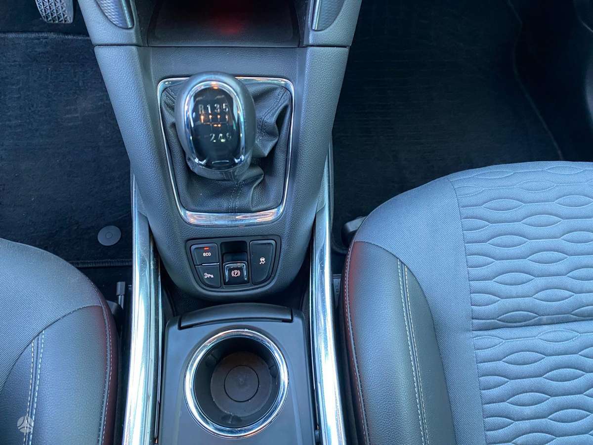 Opel Zafira 2013 — photo 16