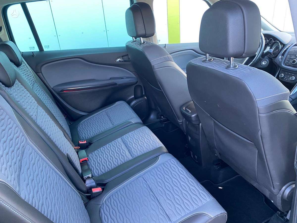 Opel Zafira 2013 — photo 19