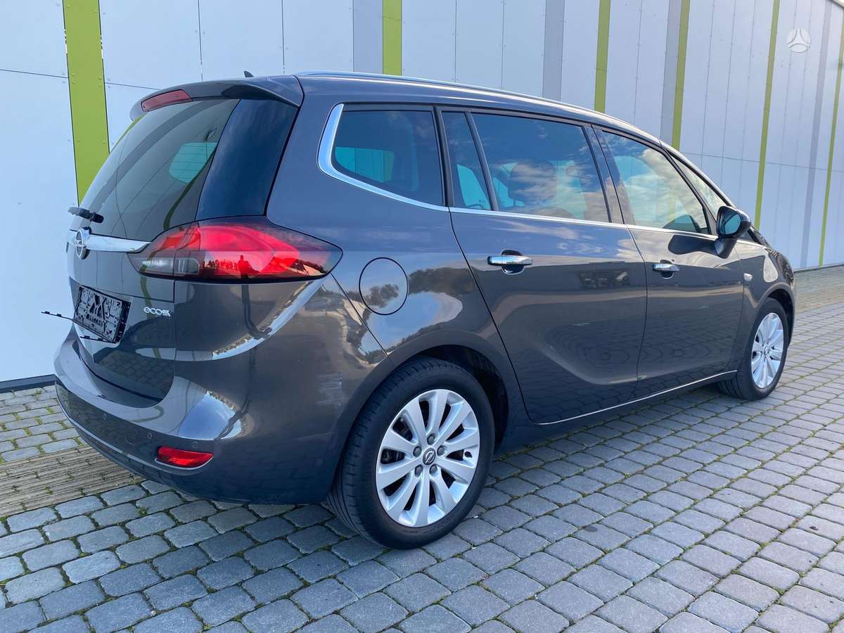Opel Zafira 2013 — photo 5