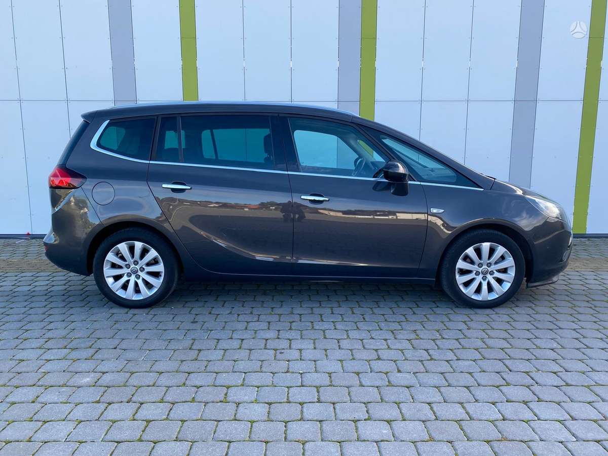Opel Zafira 2013 — photo 6