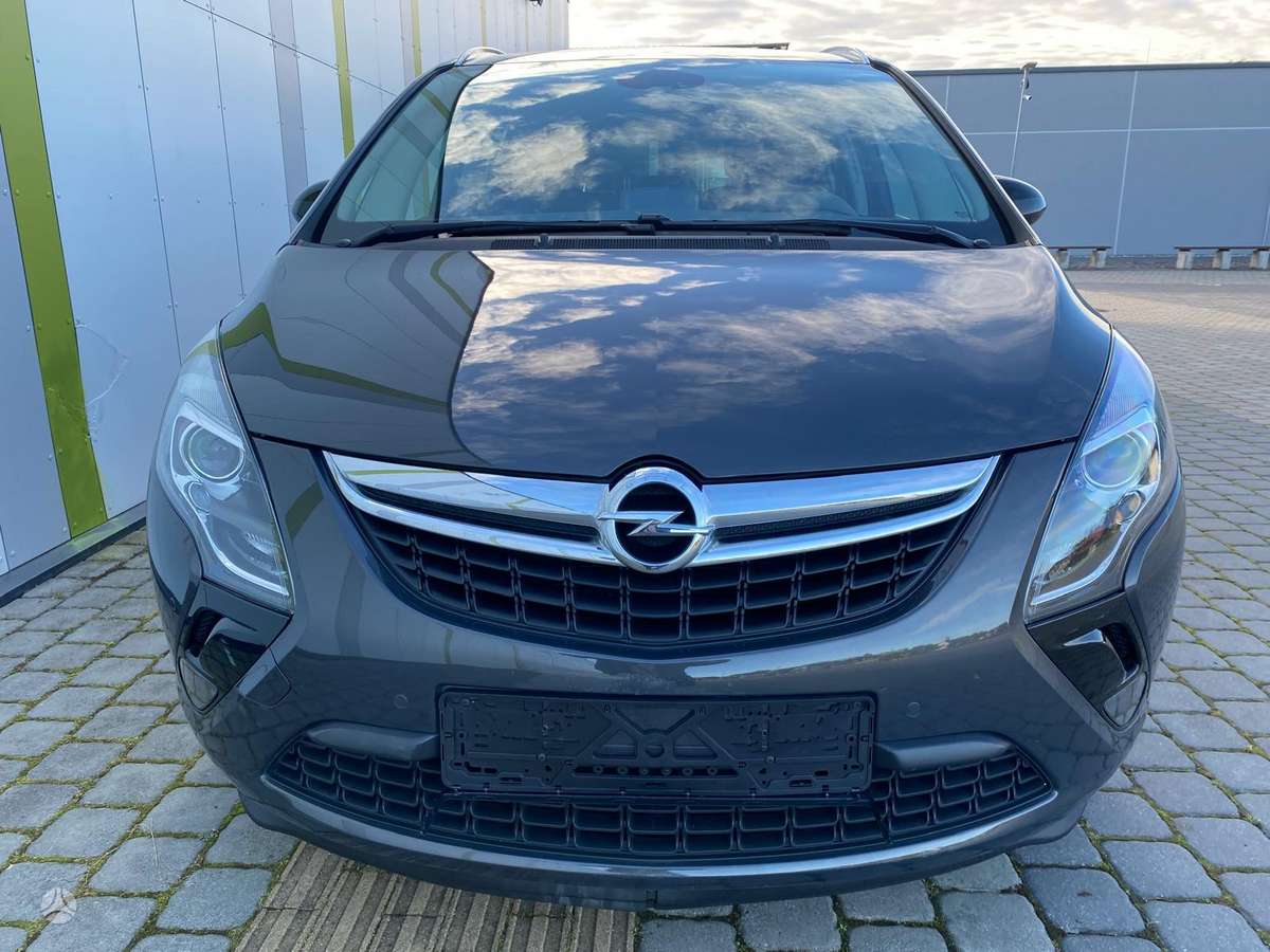 Opel Zafira 2013 — photo 8