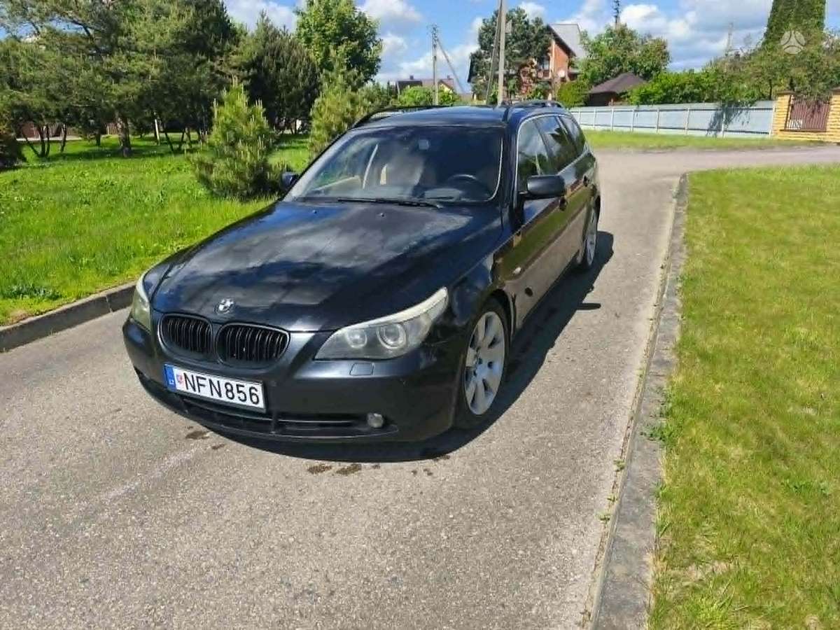 BMW 530 2004 — двигун 2993 cm³, 218 HP (160kW)