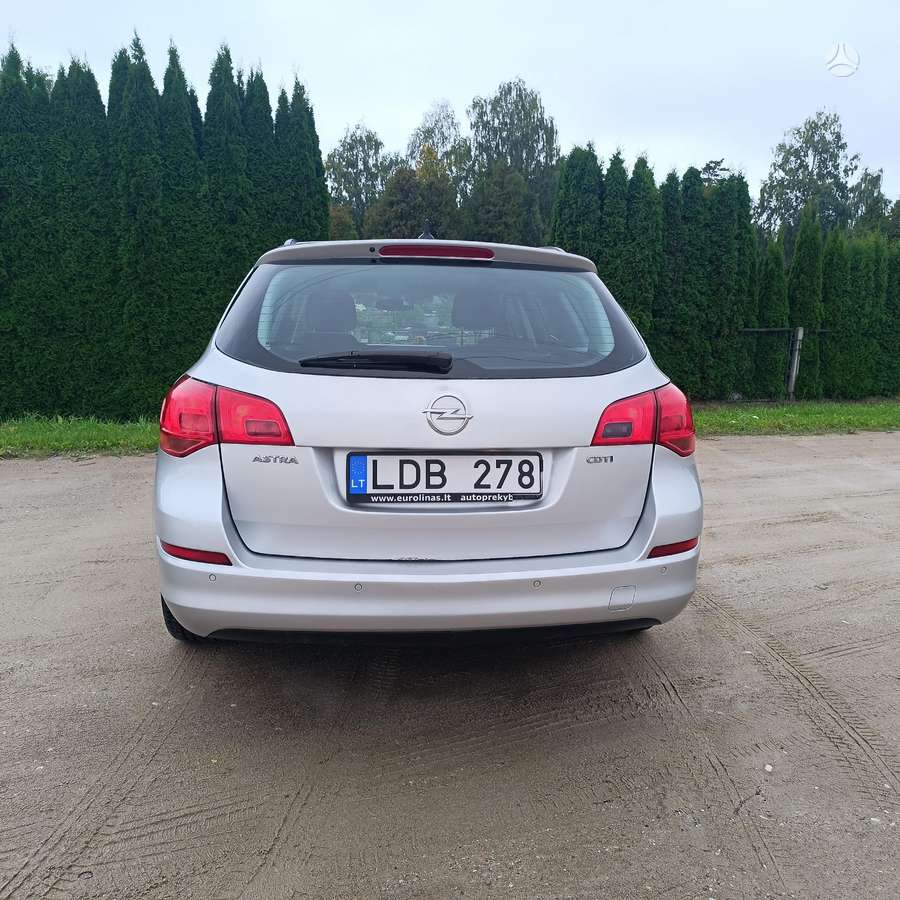 Opel Astra 2012 — photo 5