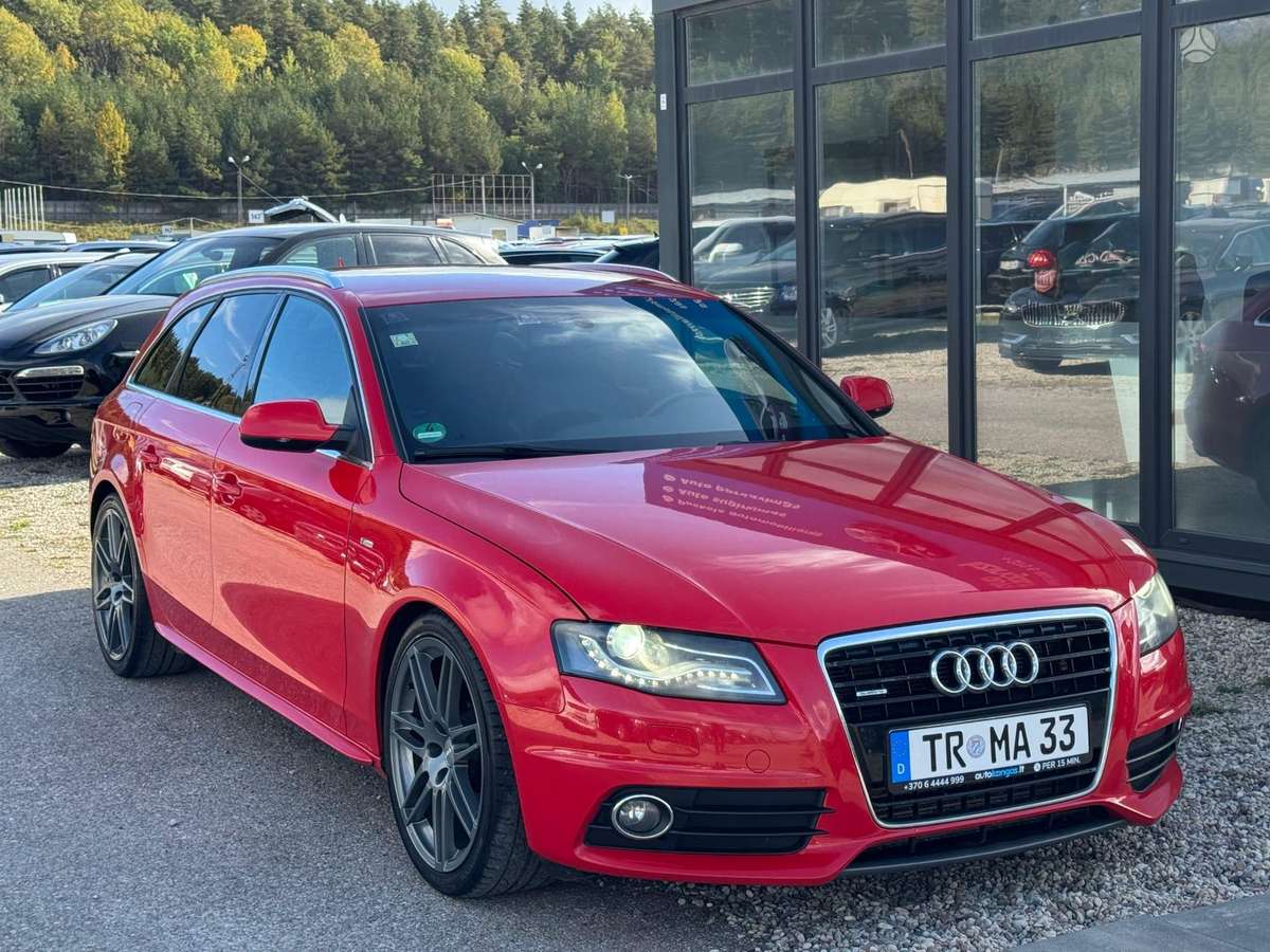 Audi A4 2010 — вигляд ззаду
