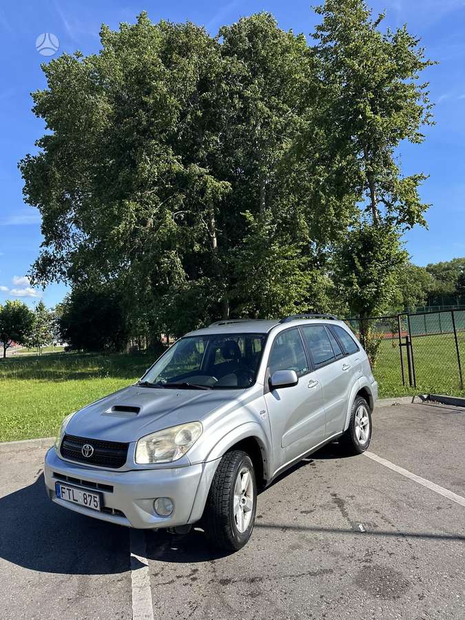 Toyota RAV4, 2005