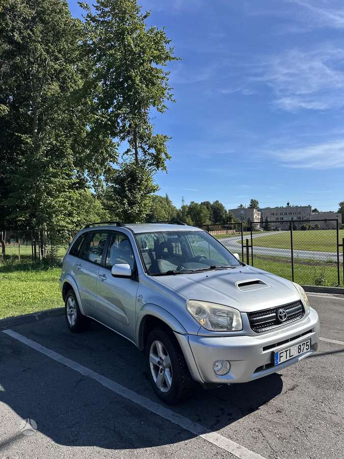 Toyota RAV4 2005 — engine 1995 cm³, 116 HP (85kW)