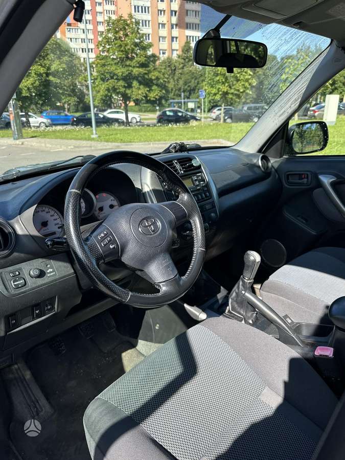Toyota RAV4 2005 — photo 8