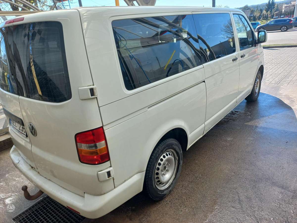 Volkswagen Transporter 2007 — вигляд ззаду