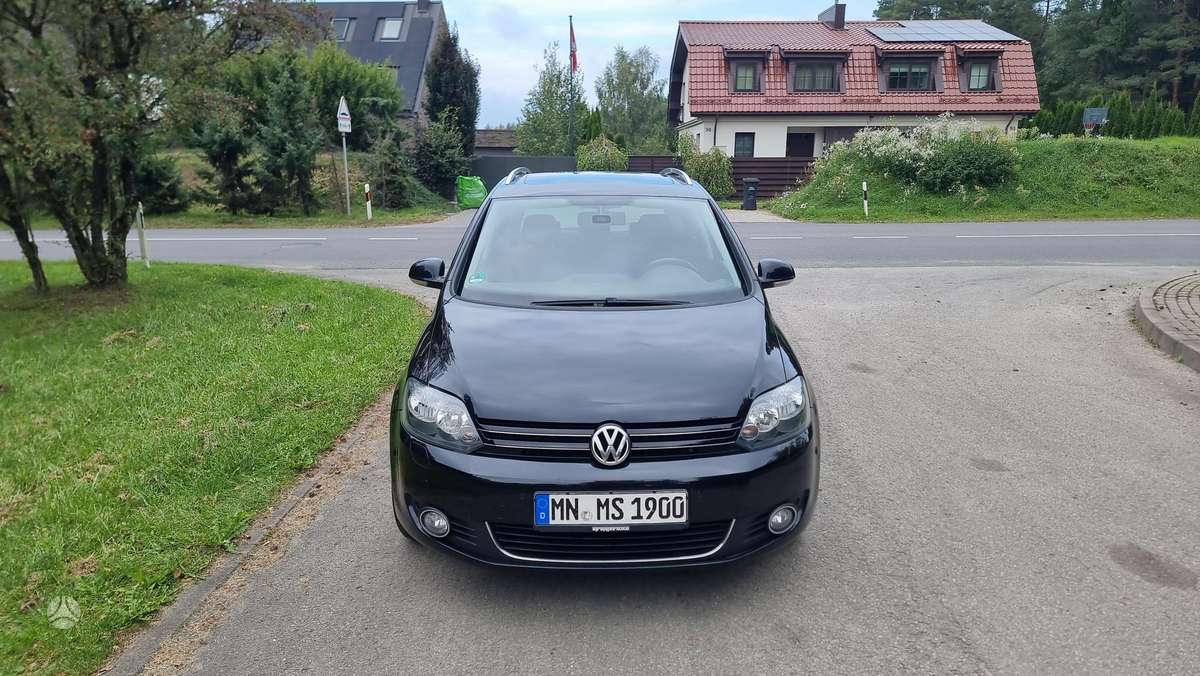 Volkswagen Golf 2012 — interior