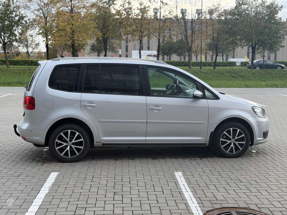 Volkswagen Touran 2012 — двигун 1390 cm³, 150 HP (110kW)