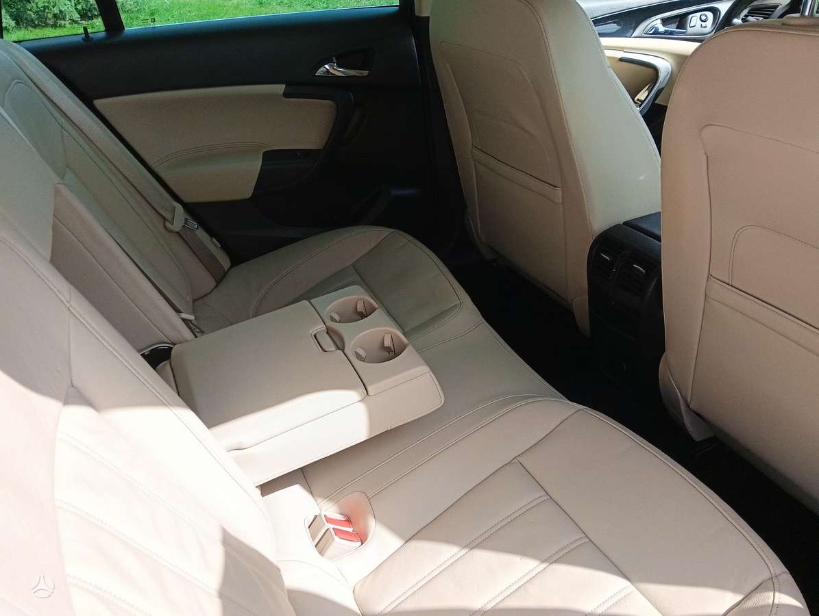 Opel Insignia 2015 — photo 11