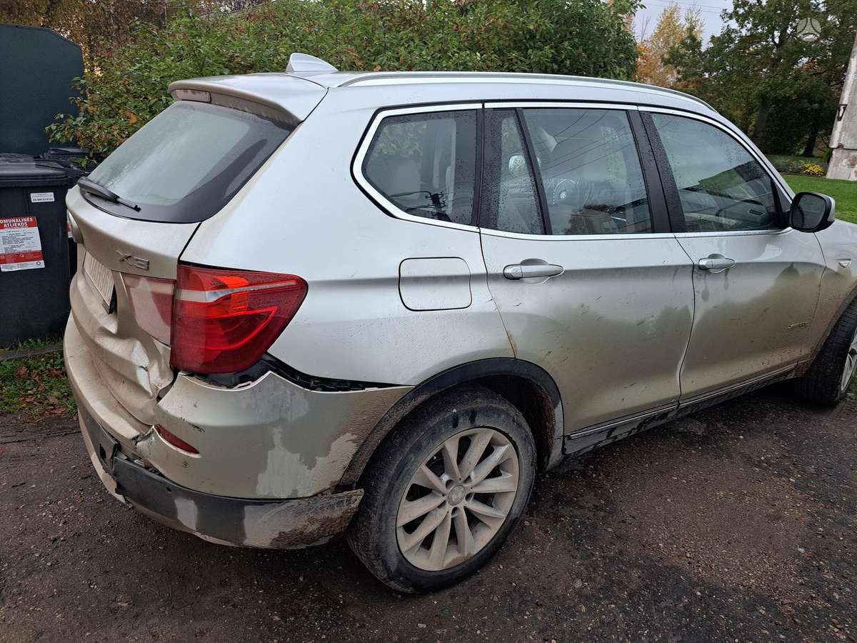 BMW X3 2011 — вигляд ззаду