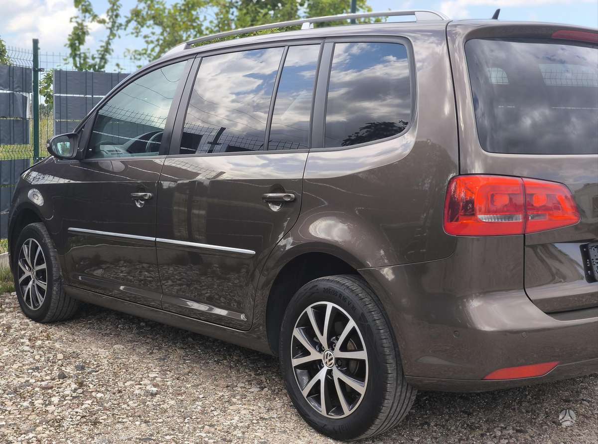 Volkswagen Touran 2011 — photo 5