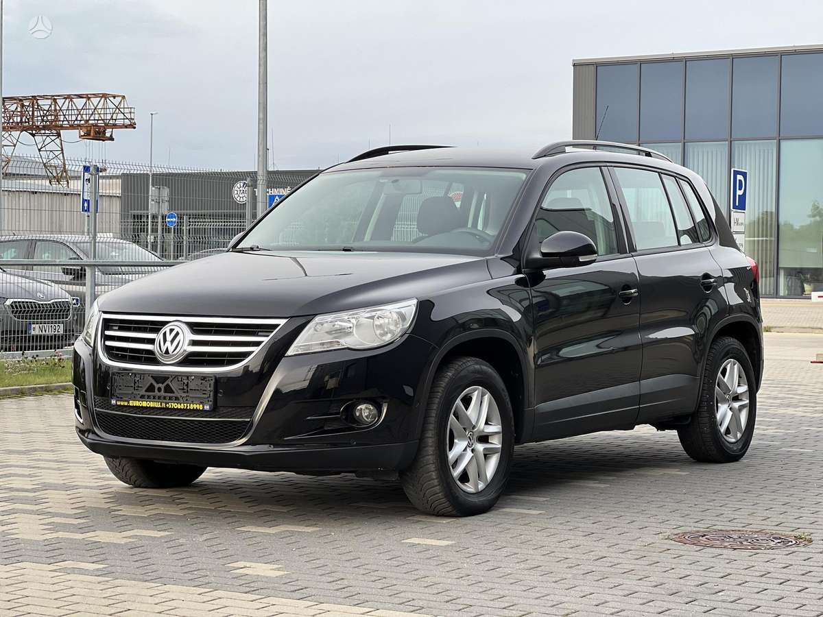 Volkswagen Tiguan 2009 — вигляд ззаду