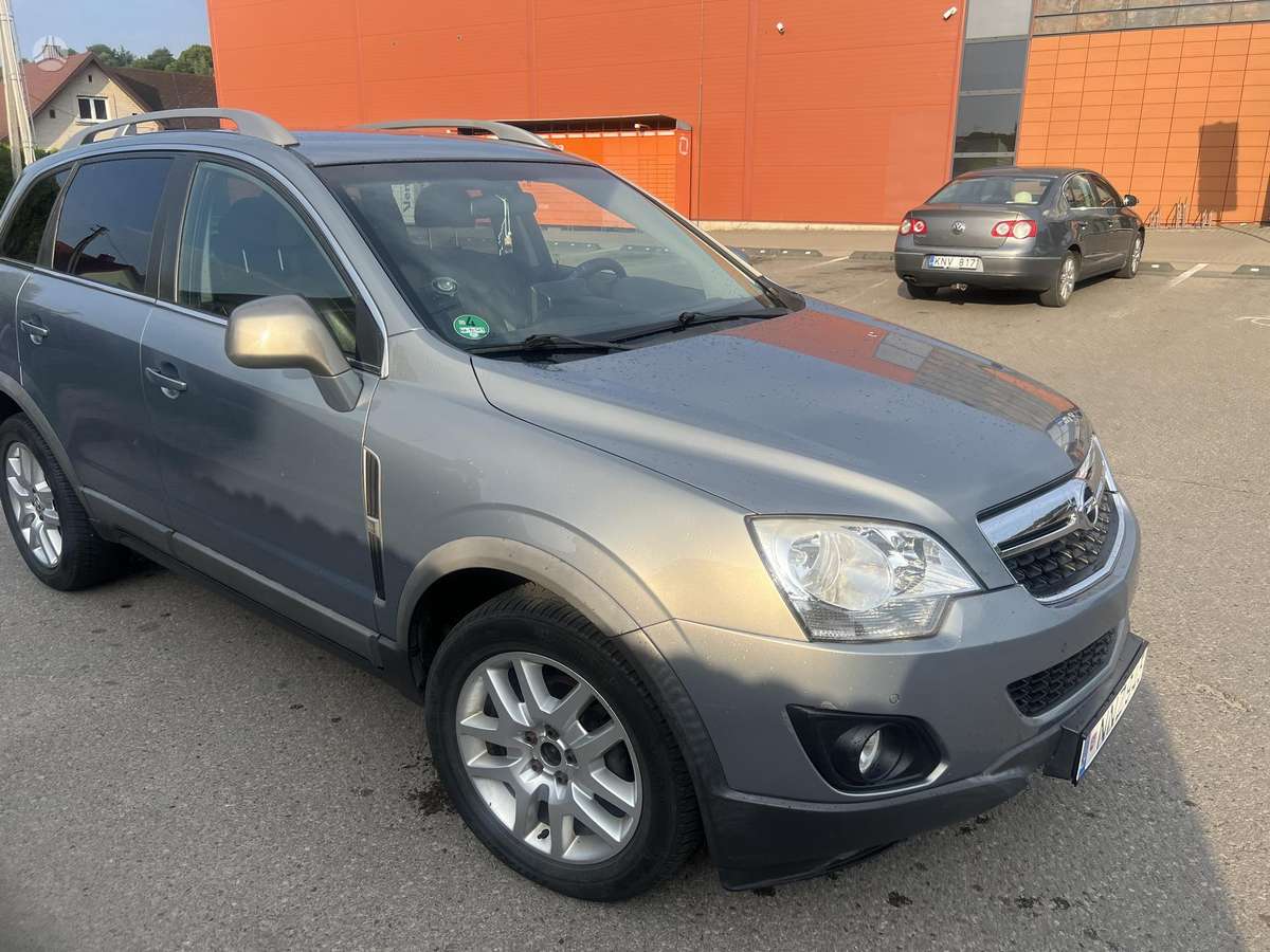 Opel Antara 2011 — салон