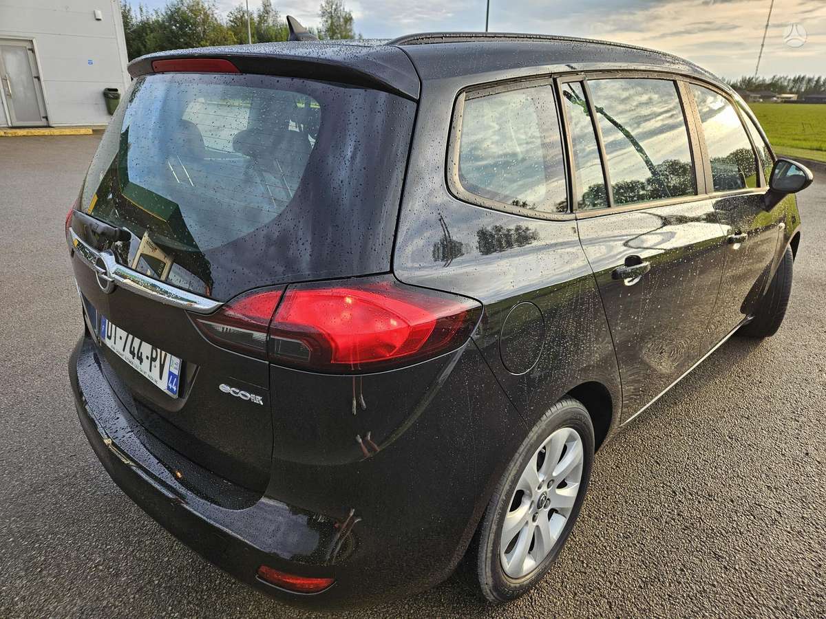 Opel Zafira 2015 — engine 1600 cm³, 136 HP (100kW)