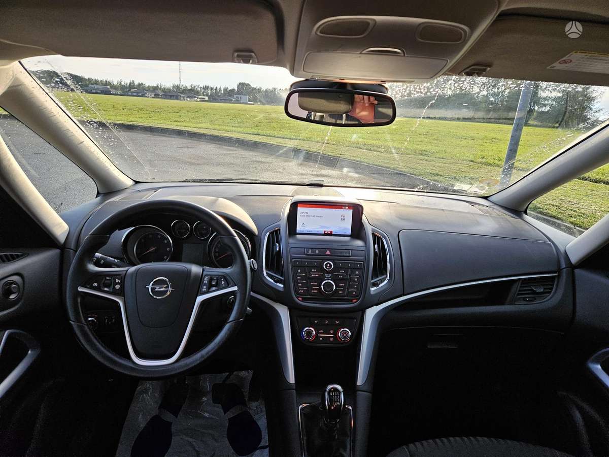 Opel Zafira 2015 — photo 5