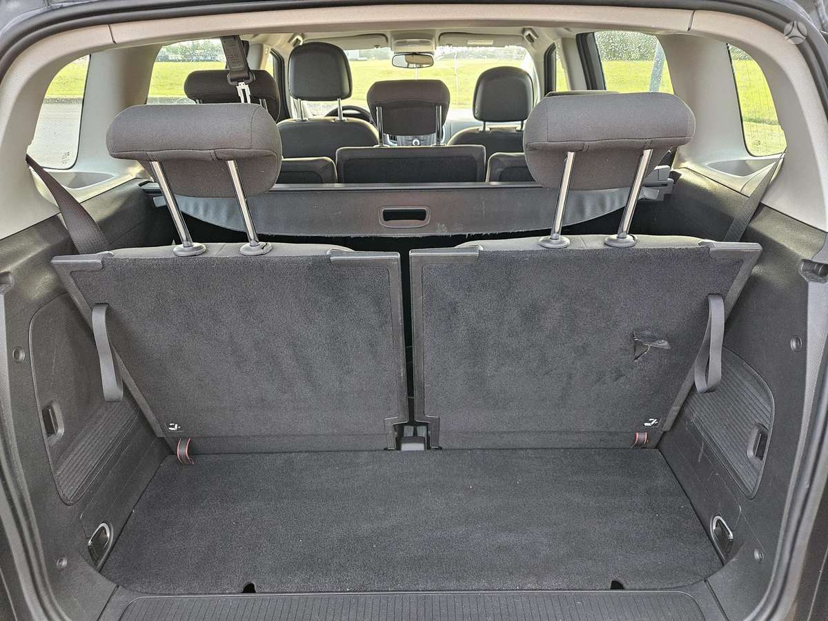 Opel Zafira 2015 — photo 8