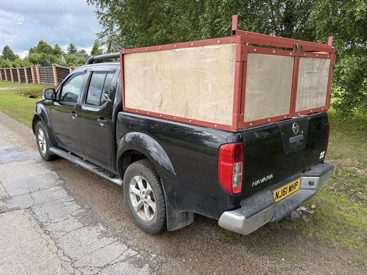 Nissan Navara 2012 — engine 2488 cm³, 190 HP (140kW)