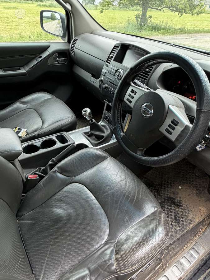 Nissan Navara 2012 — photo 5