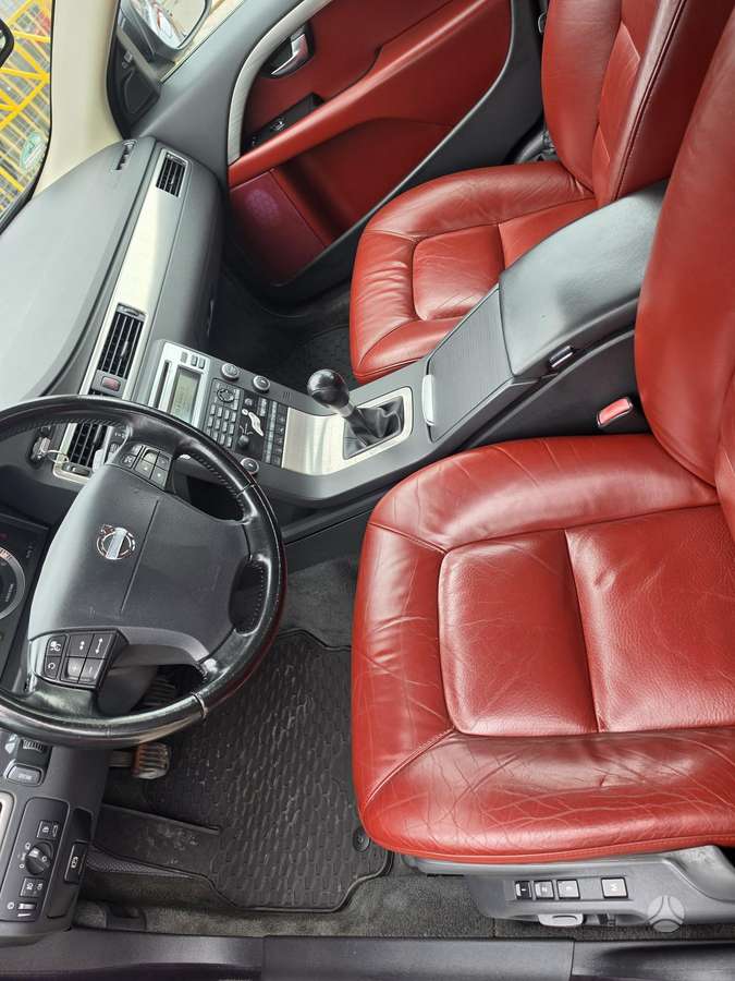 Volvo V70 2008 — photo 13