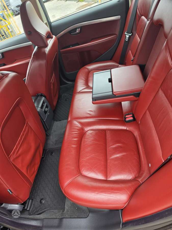 Volvo V70 2008 — photo 14