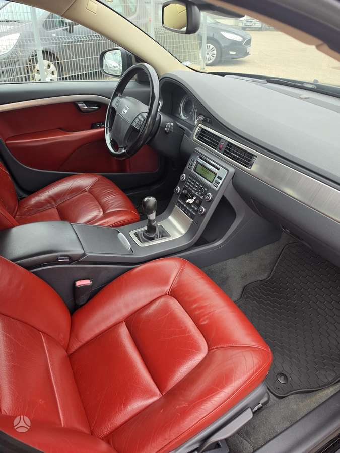Volvo V70 2008 — photo 18