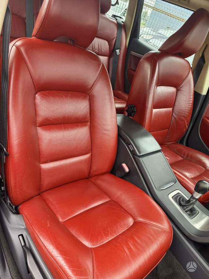 Volvo V70 2008 — photo 19