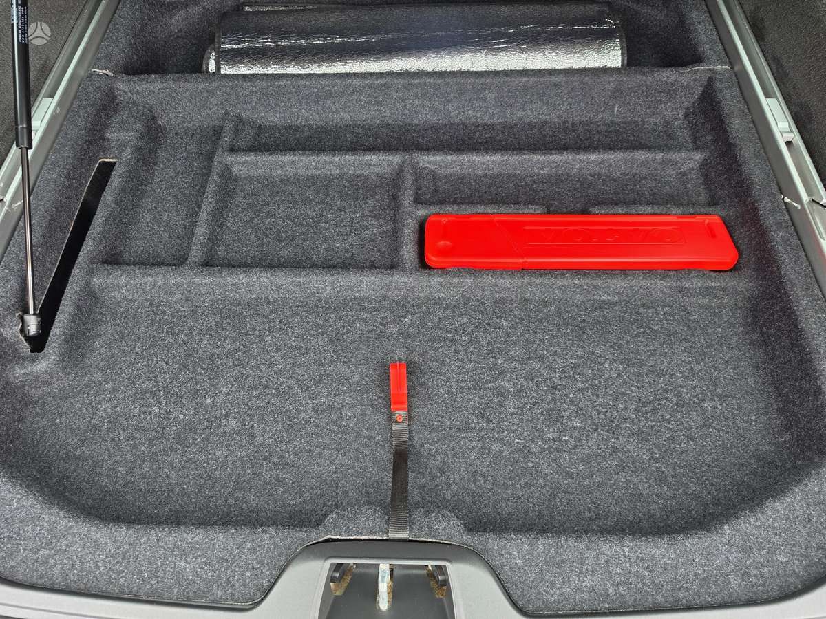 Volvo V70 2008 — photo 25