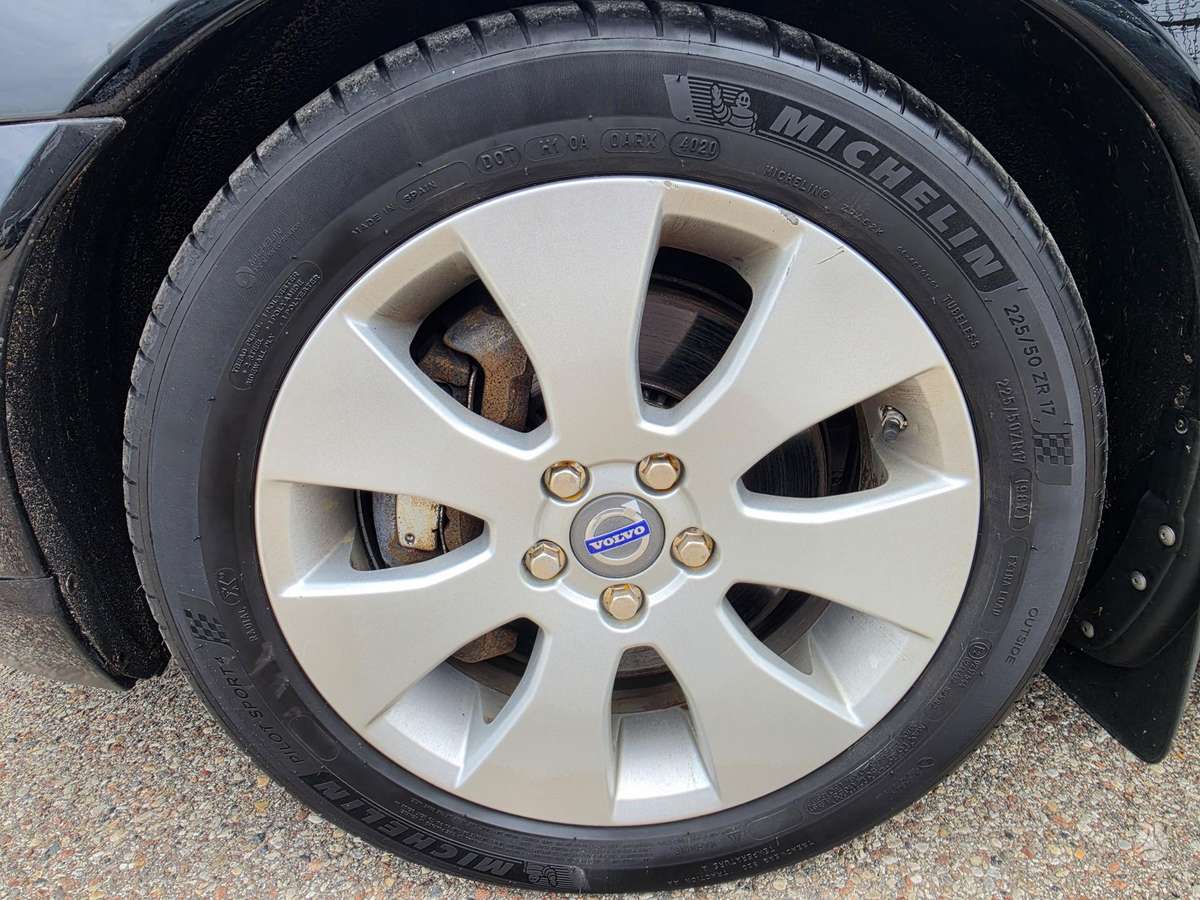 Volvo V70 2008 — photo 29