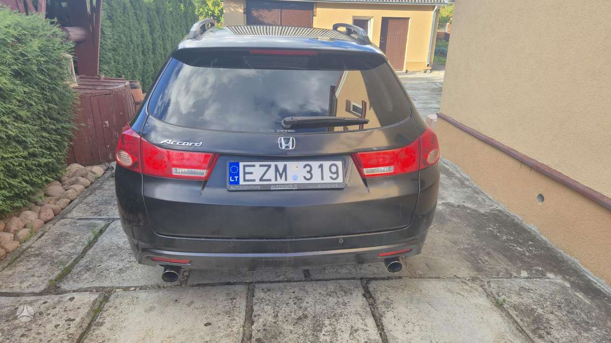 Honda Accord 2010 — вигляд ззаду