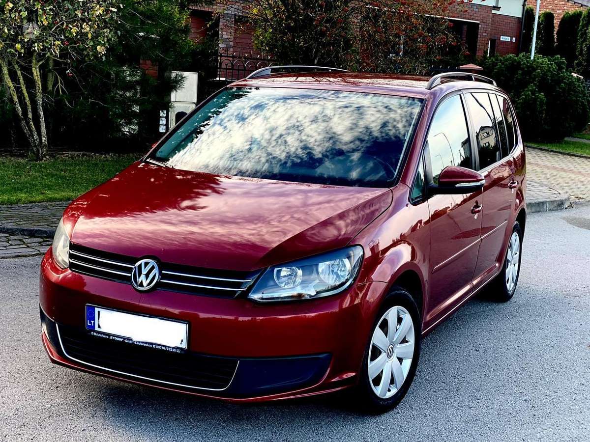 Volkswagen Touran 2010 — engine 1598 cm³, 105 HP (77kW)