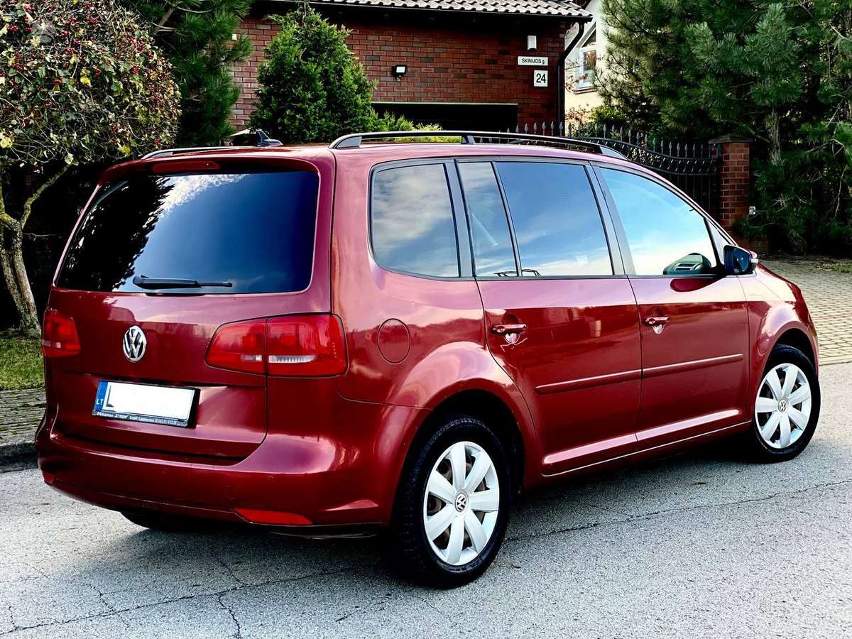 Volkswagen Touran 2010 — photo 7