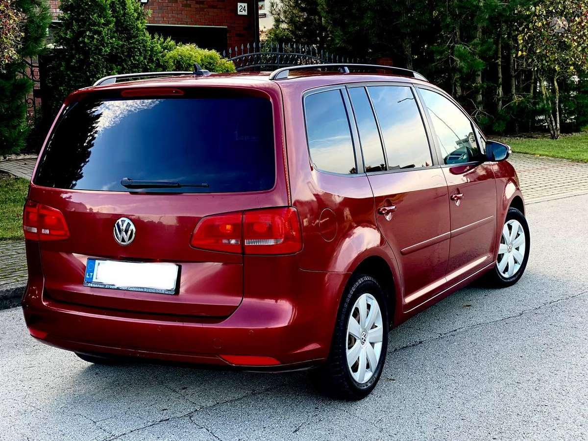 Volkswagen Touran 2010 — photo 9
