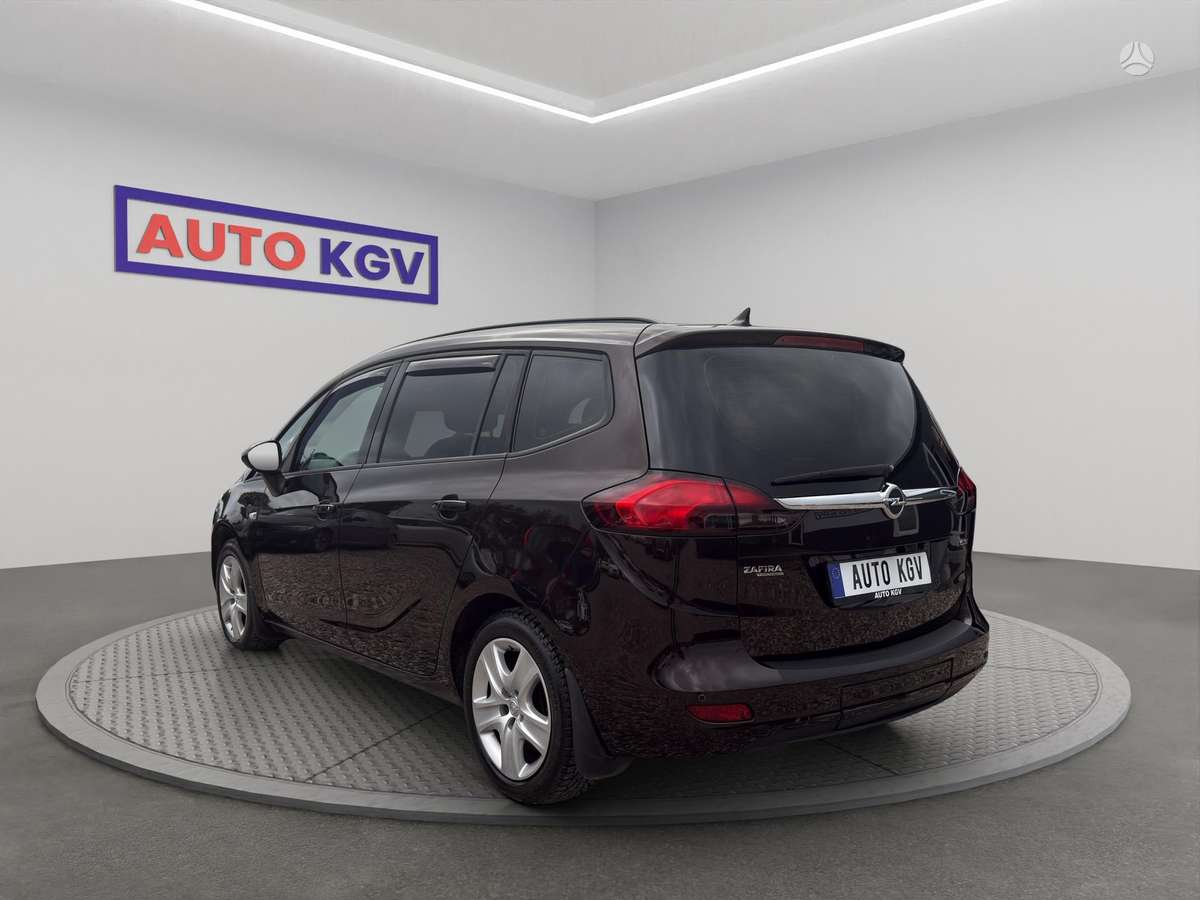 Opel Zafira 2012 — салон
