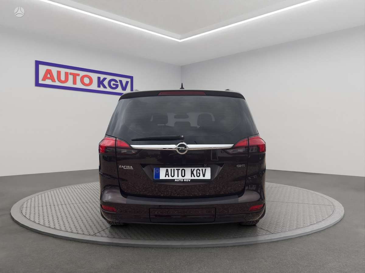 Opel Zafira 2012 — двигун 2000 cm³, 165 HP (121kW)