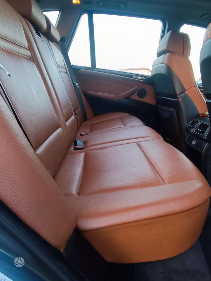 BMW X5 2008 — photo 17