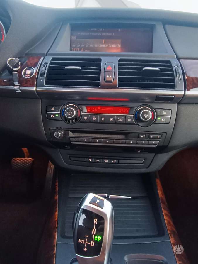 BMW X5 2008 — photo 18