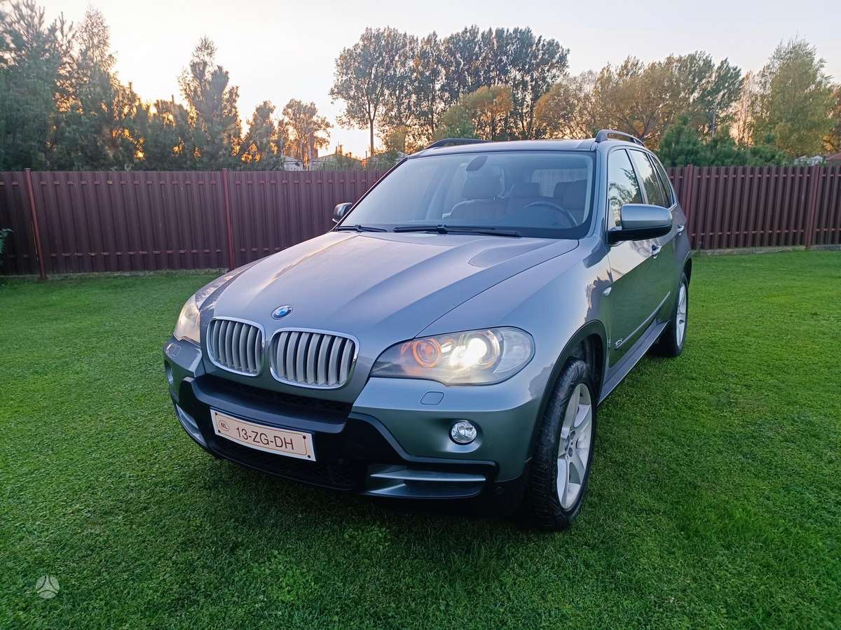 BMW X5 2008 — rear view